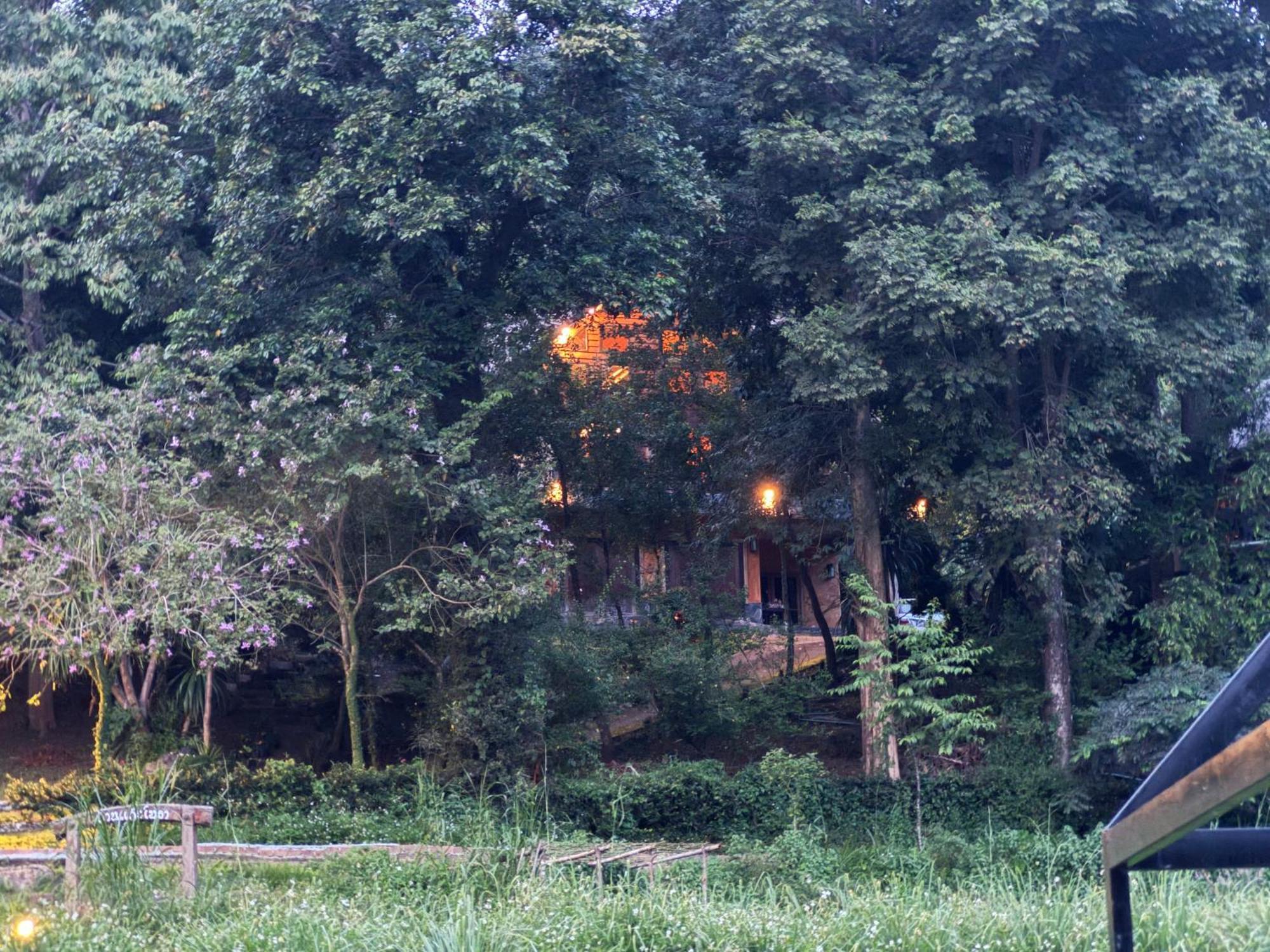 Ban Kaew Mo Ra Glamping & Restaurant Hotel Pang Mapha Buitenkant foto