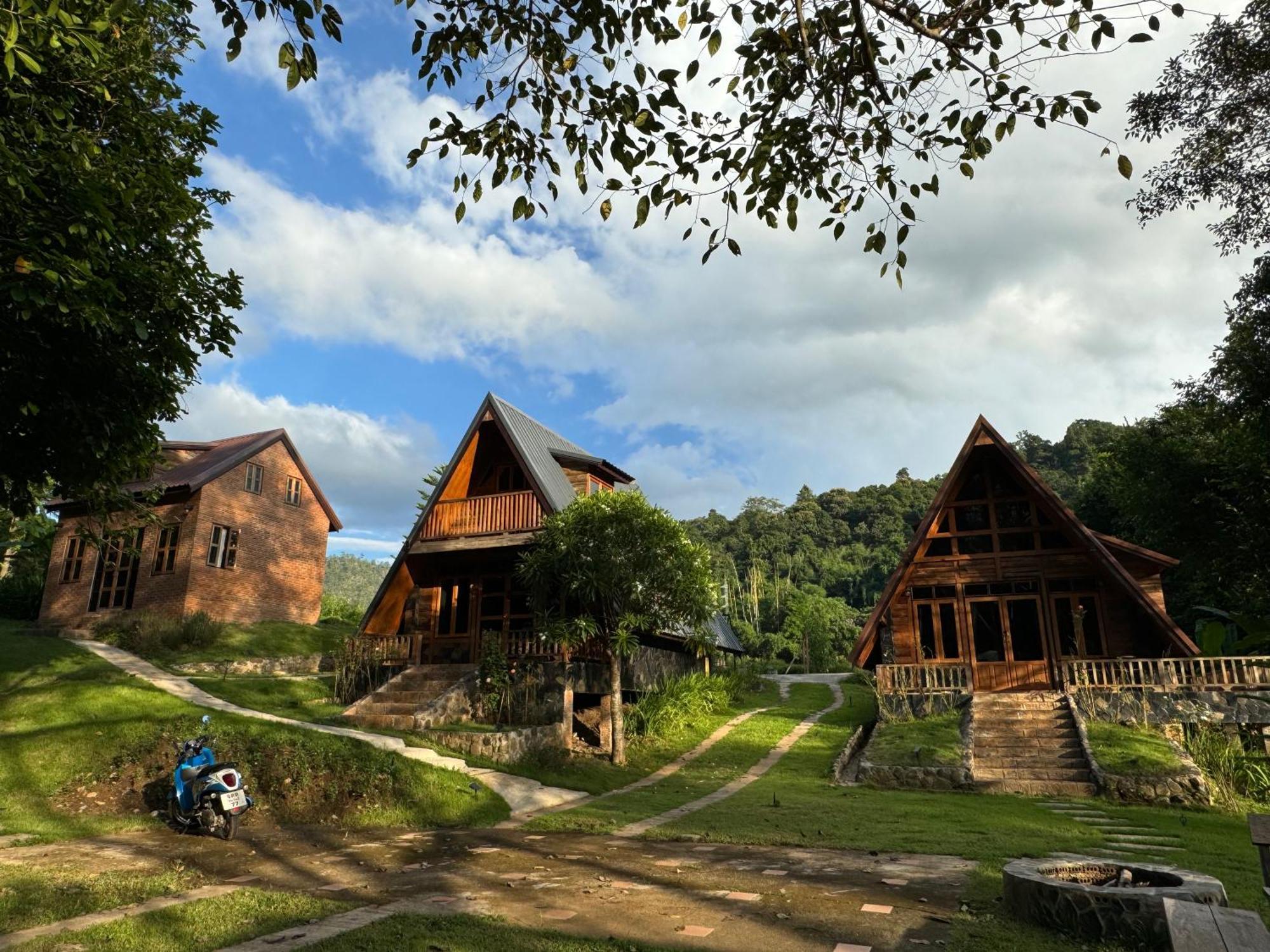 Ban Kaew Mo Ra Glamping & Restaurant Hotel Pang Mapha Buitenkant foto