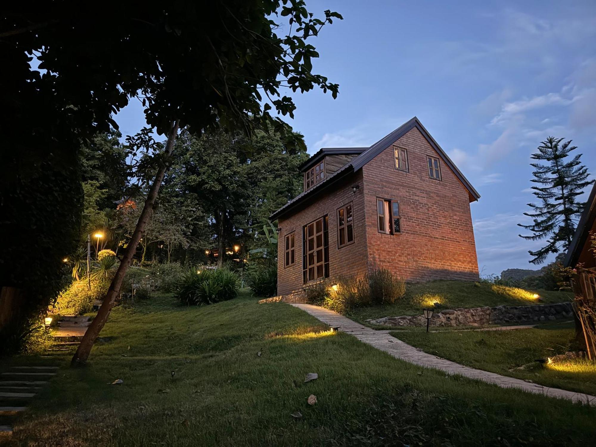 Ban Kaew Mo Ra Glamping & Restaurant Hotel Pang Mapha Buitenkant foto