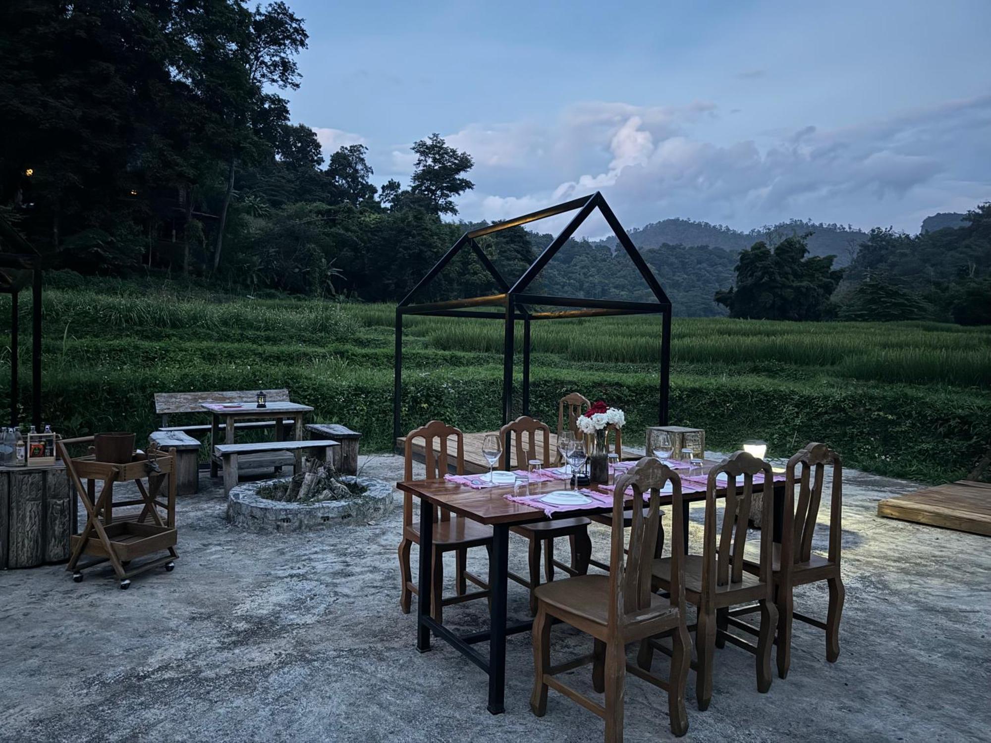 Ban Kaew Mo Ra Glamping & Restaurant Hotel Pang Mapha Buitenkant foto