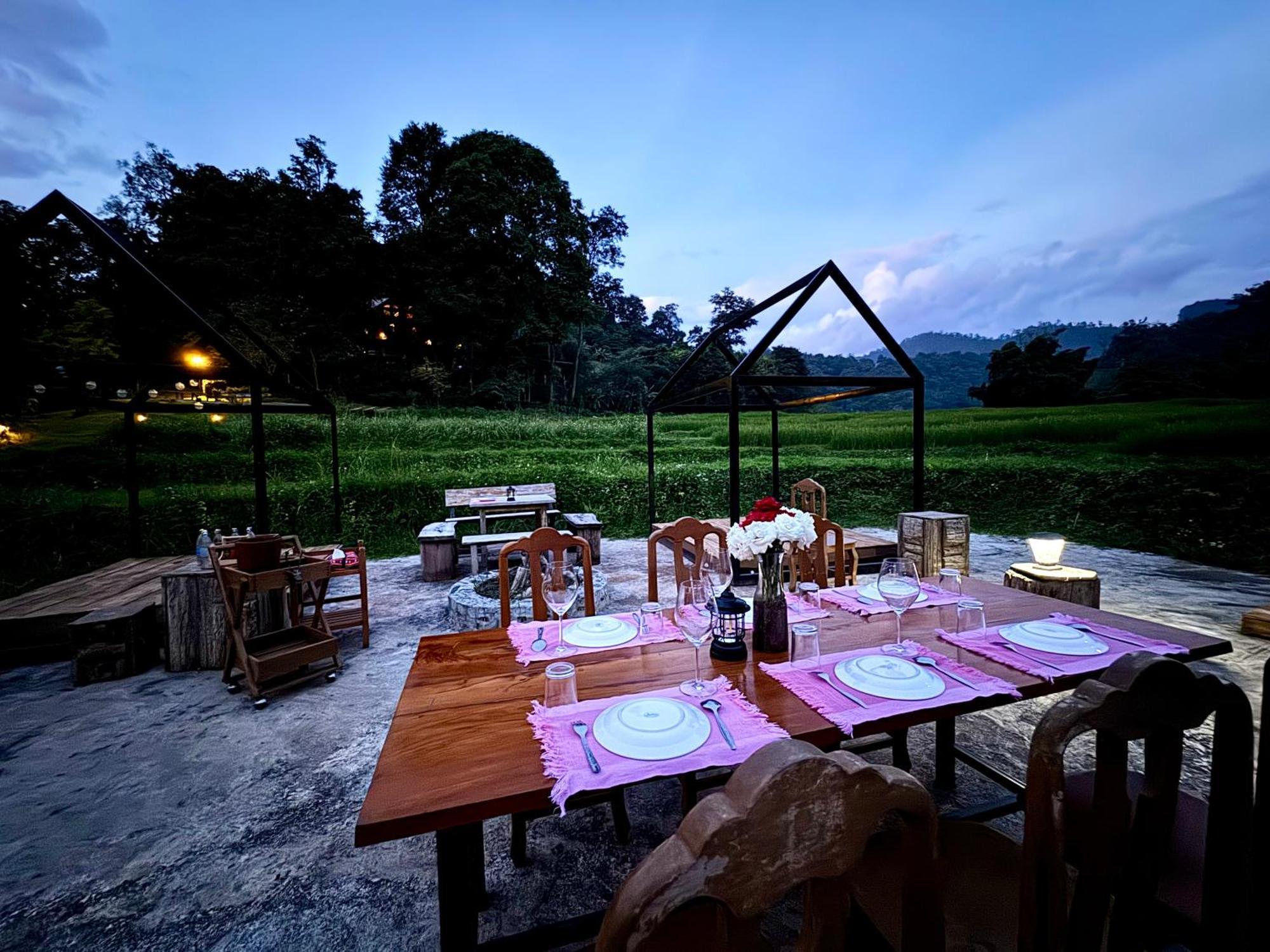 Ban Kaew Mo Ra Glamping & Restaurant Hotel Pang Mapha Buitenkant foto