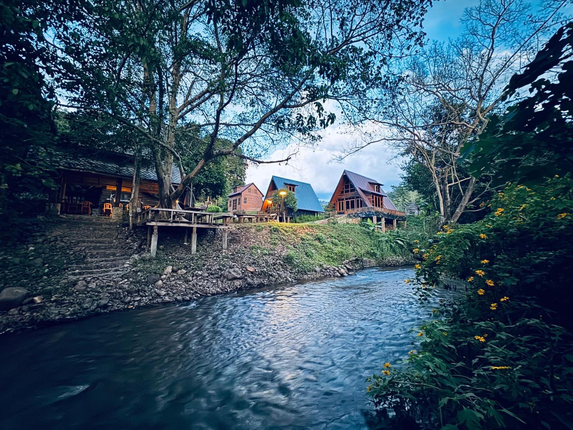 Ban Kaew Mo Ra Glamping & Restaurant Hotel Pang Mapha Buitenkant foto