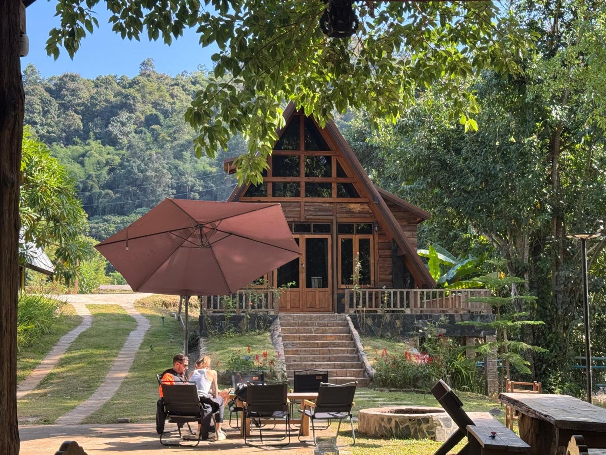 Ban Kaew Mo Ra Glamping & Restaurant Hotel Pang Mapha Buitenkant foto