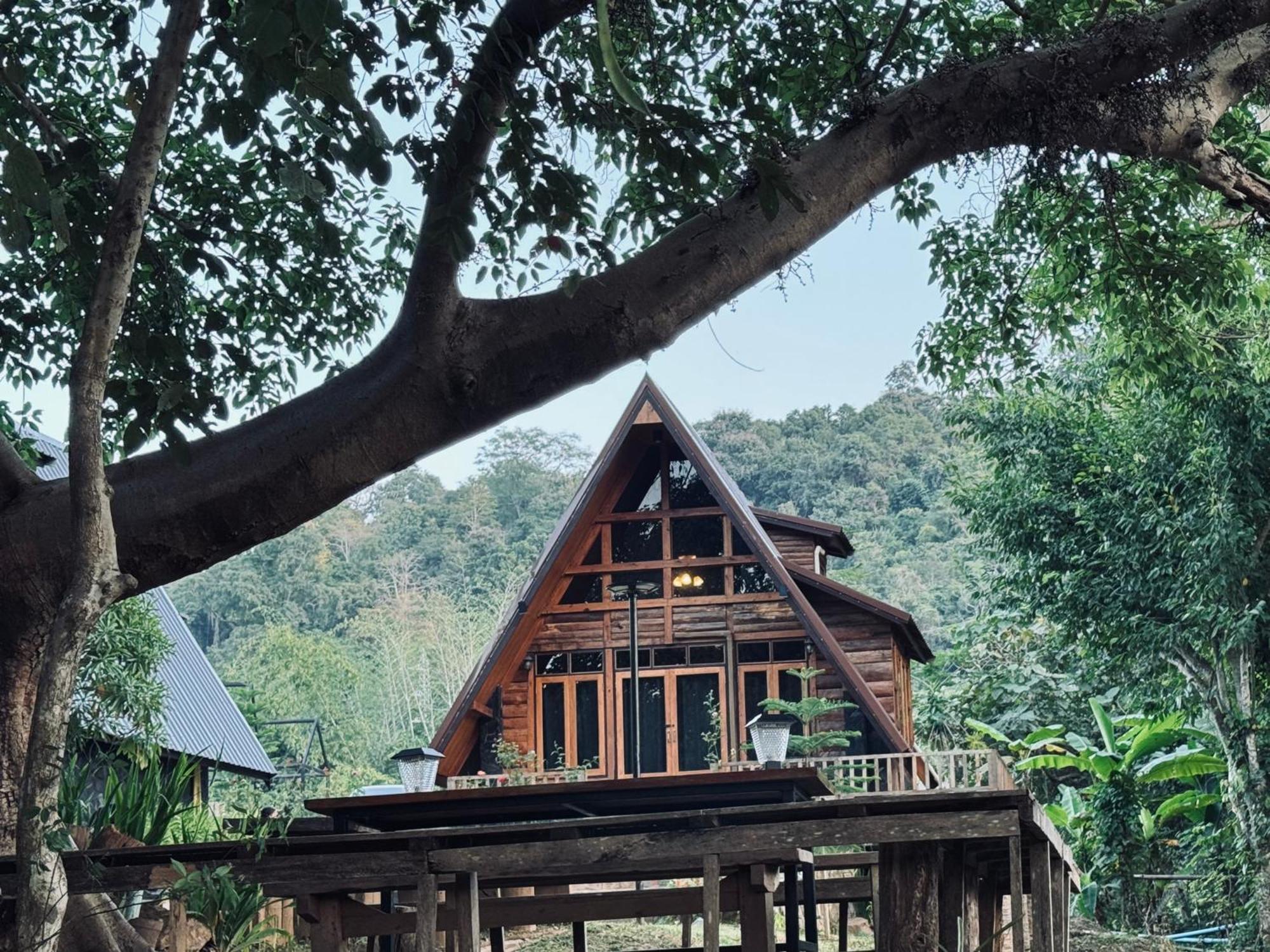 Ban Kaew Mo Ra Glamping & Restaurant Hotel Pang Mapha Buitenkant foto