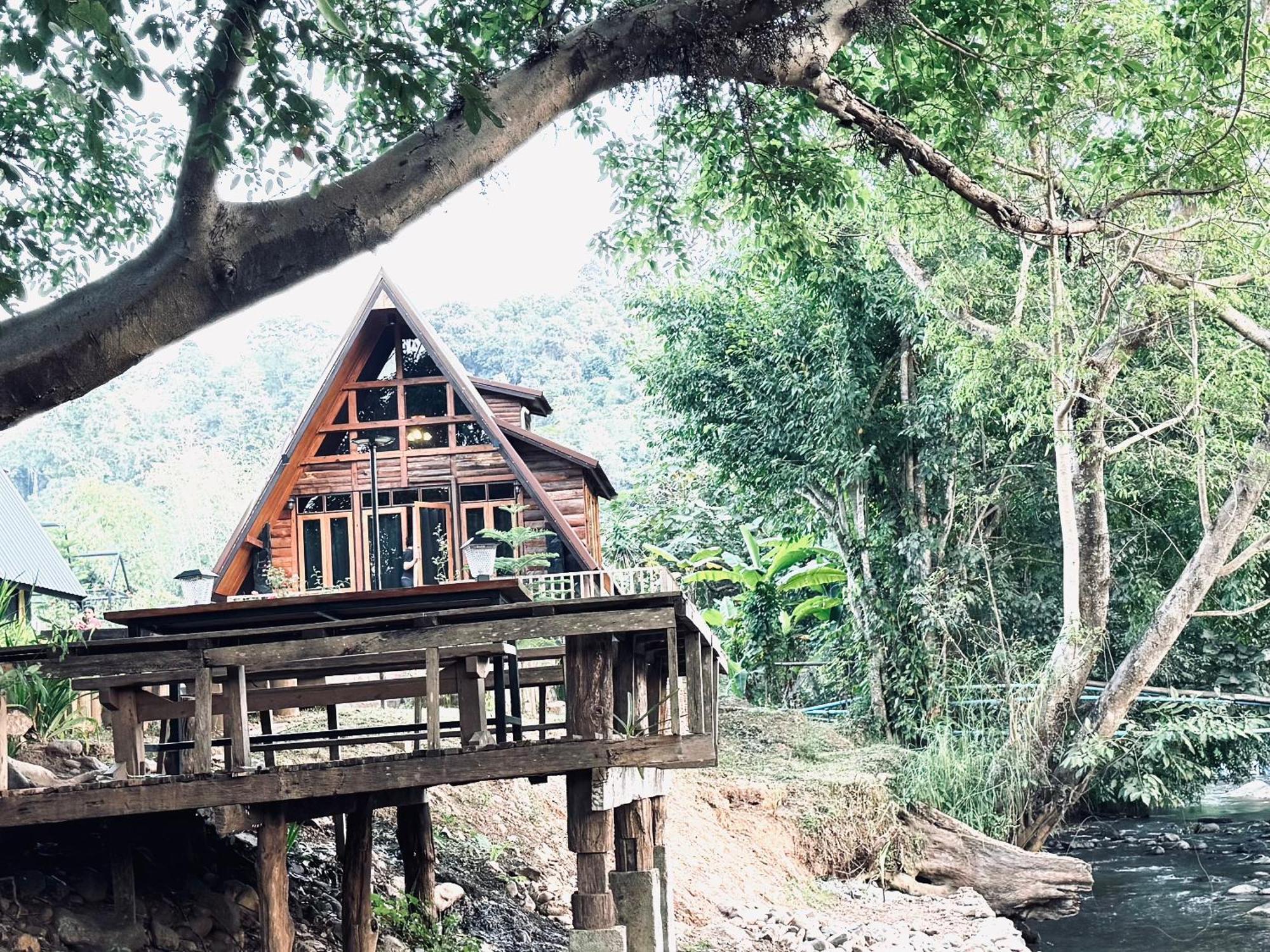 Ban Kaew Mo Ra Glamping & Restaurant Hotel Pang Mapha Buitenkant foto